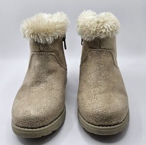 Girls Cat & Jack Tan Kids Zip up Boots with Cream Fur. Size:9